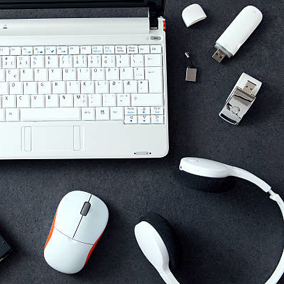 Computer peripherals & laptop accessories. Composition on stone counter Hordozható USB-s LED lámpa